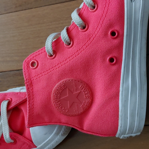 👧 Converse Girl's Hi-Top Sneakers - Picture 2 of 7
